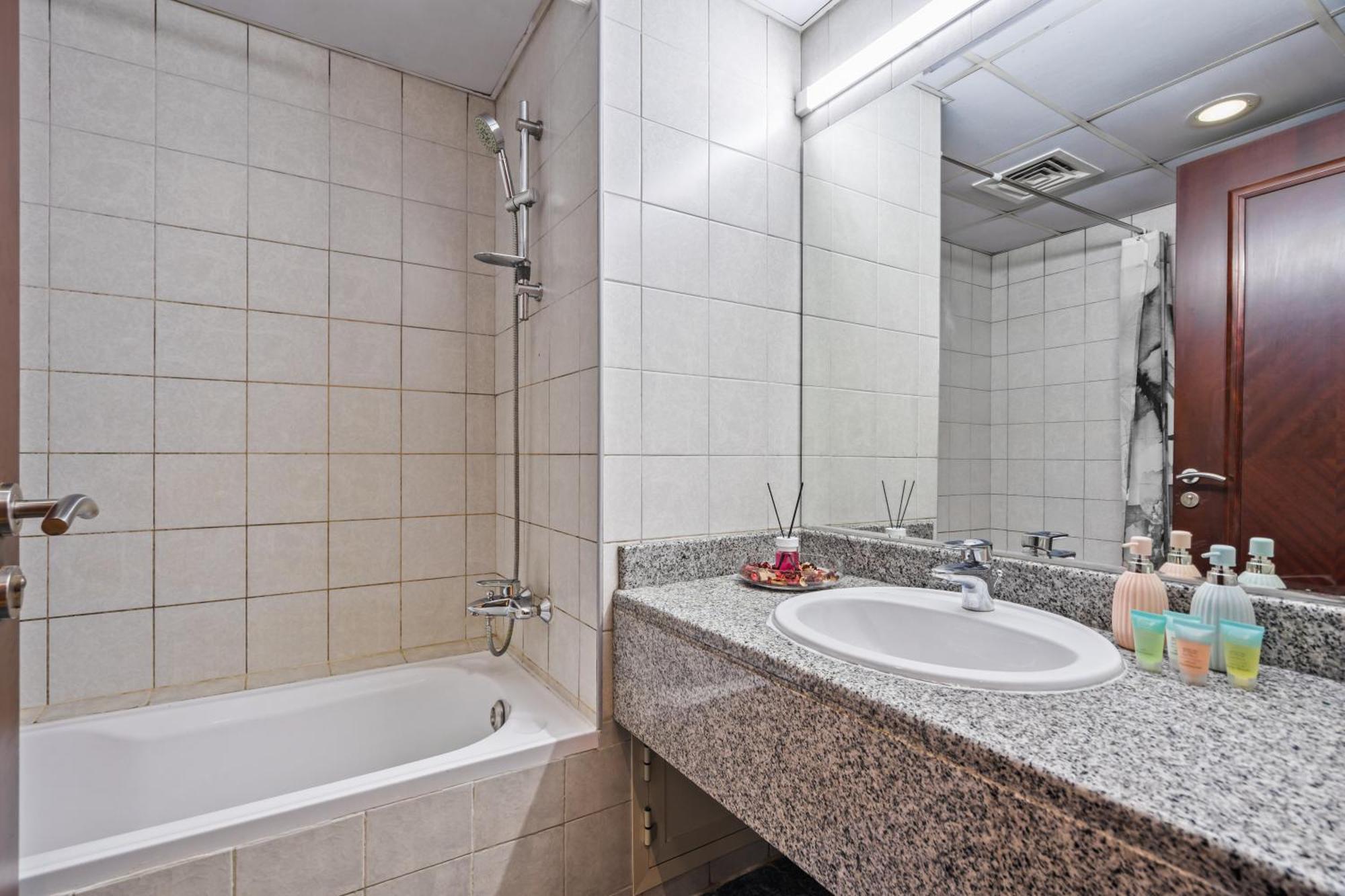 Cozy Close To Jbr And Marina Appartamento *